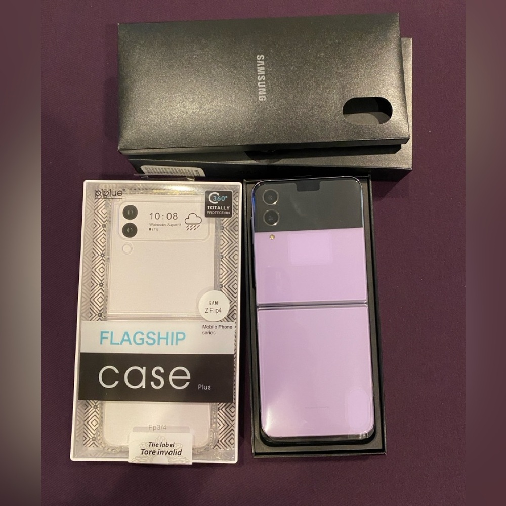 ✨BRAND NEW ✨ SAMSUNG FLIP 4
